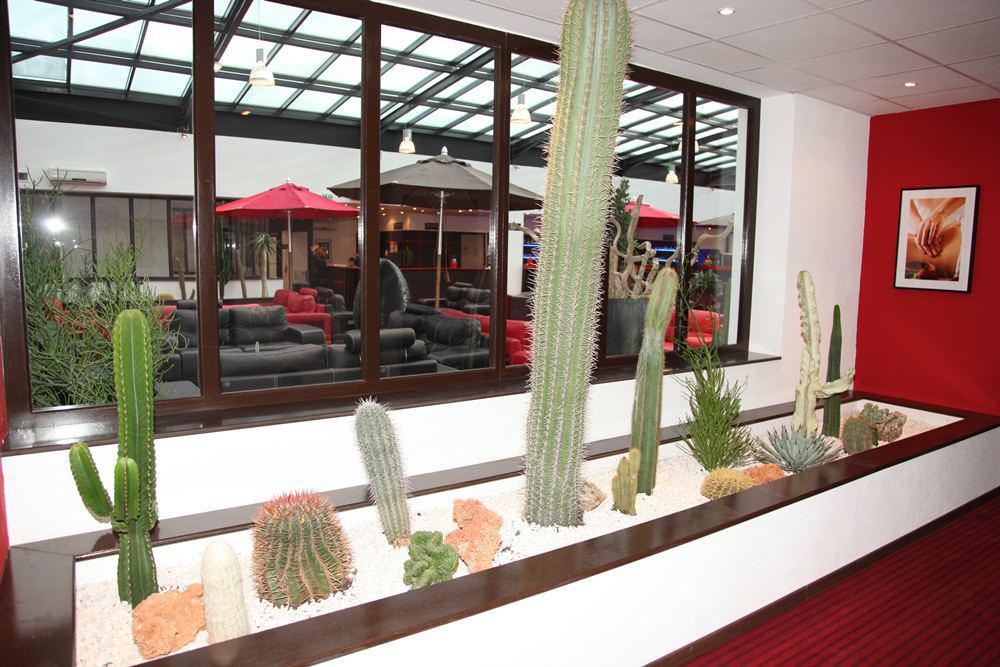 Zenia Hotel & Spa Cambrai Exterior foto