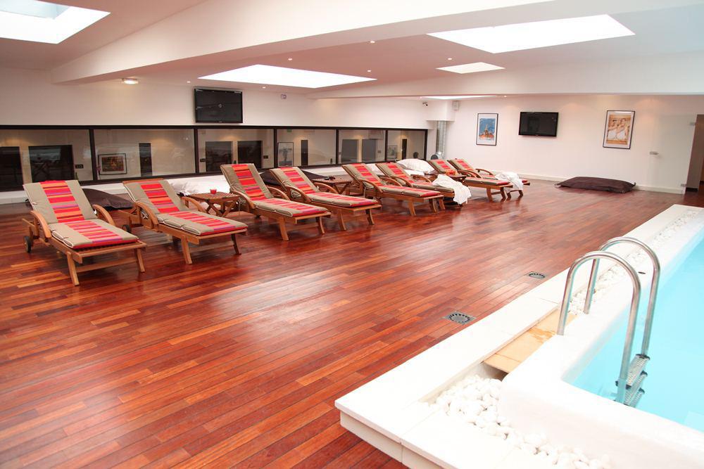 Zenia Hotel & Spa Cambrai Exterior foto