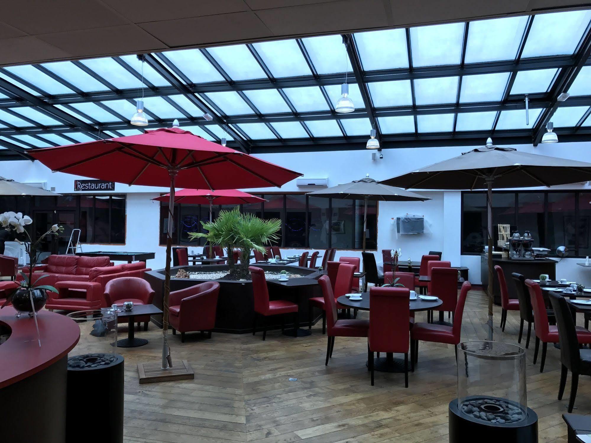 Zenia Hotel & Spa Cambrai Exterior foto